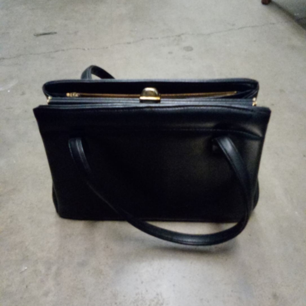 Purse - Picture 1 of 5